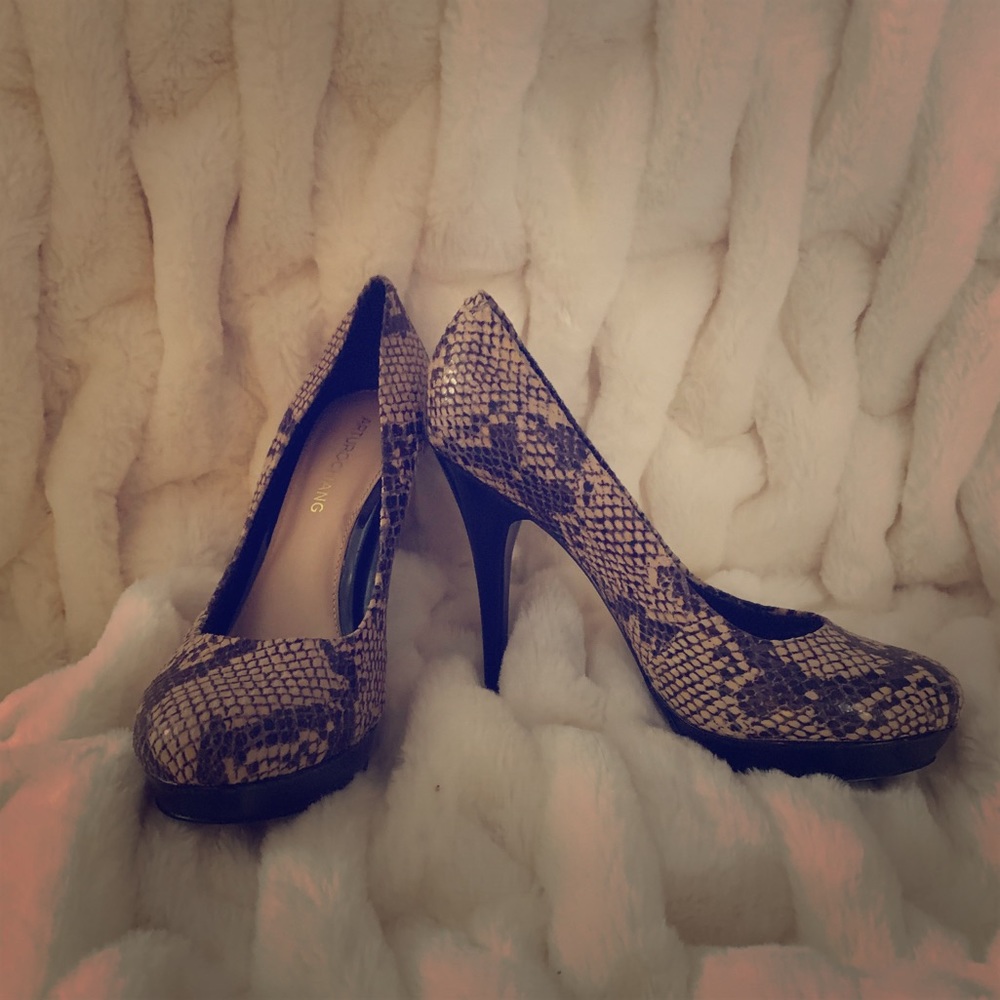 Arturo Chiang Snake Print platform heels.